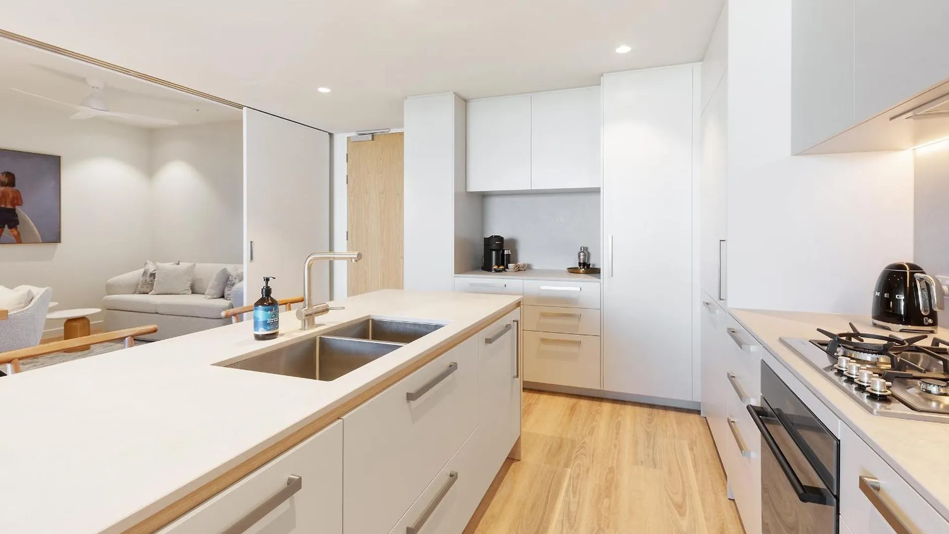 Oceanview 2Br 2Ba In The Miles Residences Kirra Gold Coast