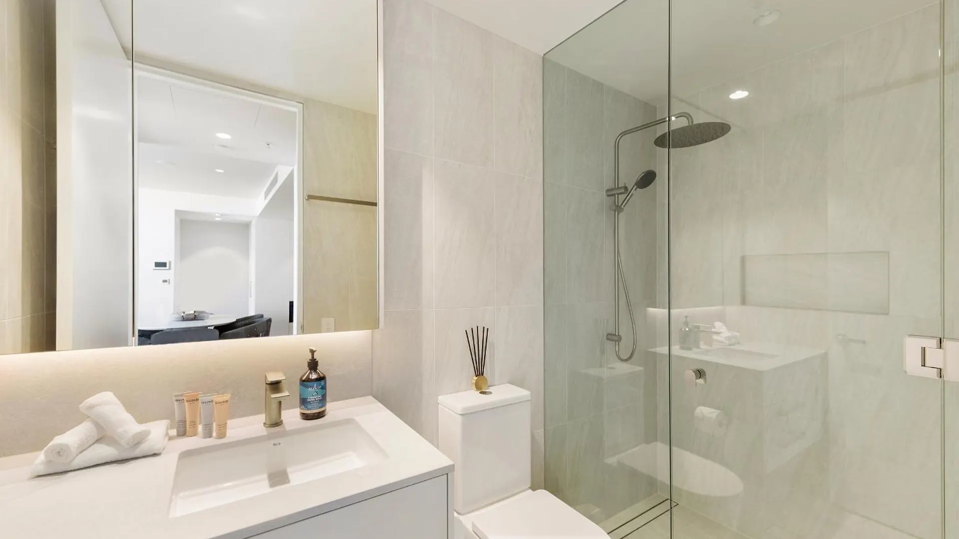 Oceanview 2Br 2Ba In The Miles Residences Kirra Gold Coast